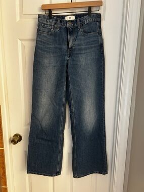 NWOT Banana Republic High-Rise Wide leg Jeans in Medium Blue